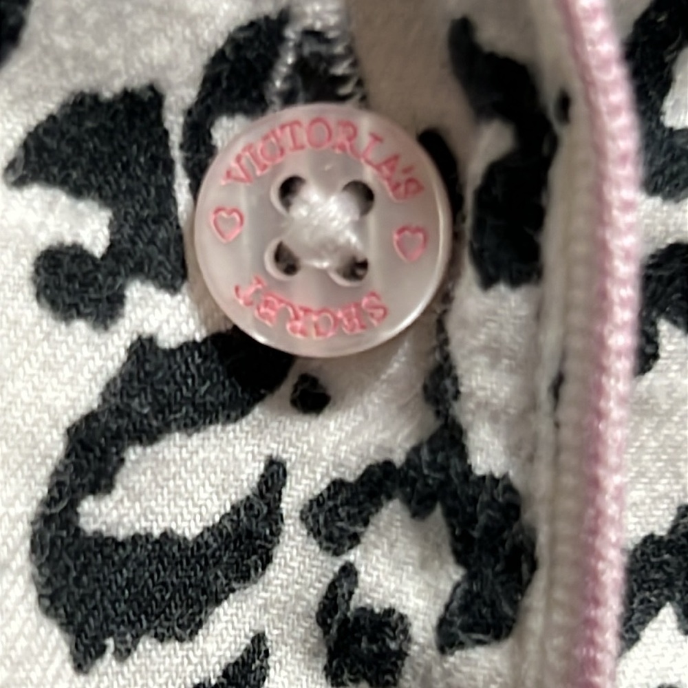 Victoria’s Secret Leopard Gown/Robe with Drawstring, Pink Accents, Cotton, Large - Picture 4 of 12